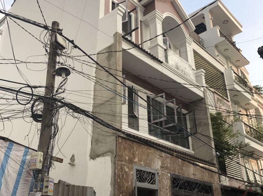 THI CÔNG NHÀ ANH TÔ VĂN SUA