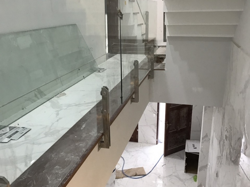 THI CÔNG NHÀ ANH TÔ VĂN SUA