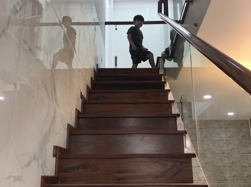 THI CÔNG NHÀ ANH TÔ VĂN SUA